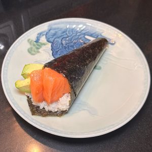 Salmon Avocado Handroll